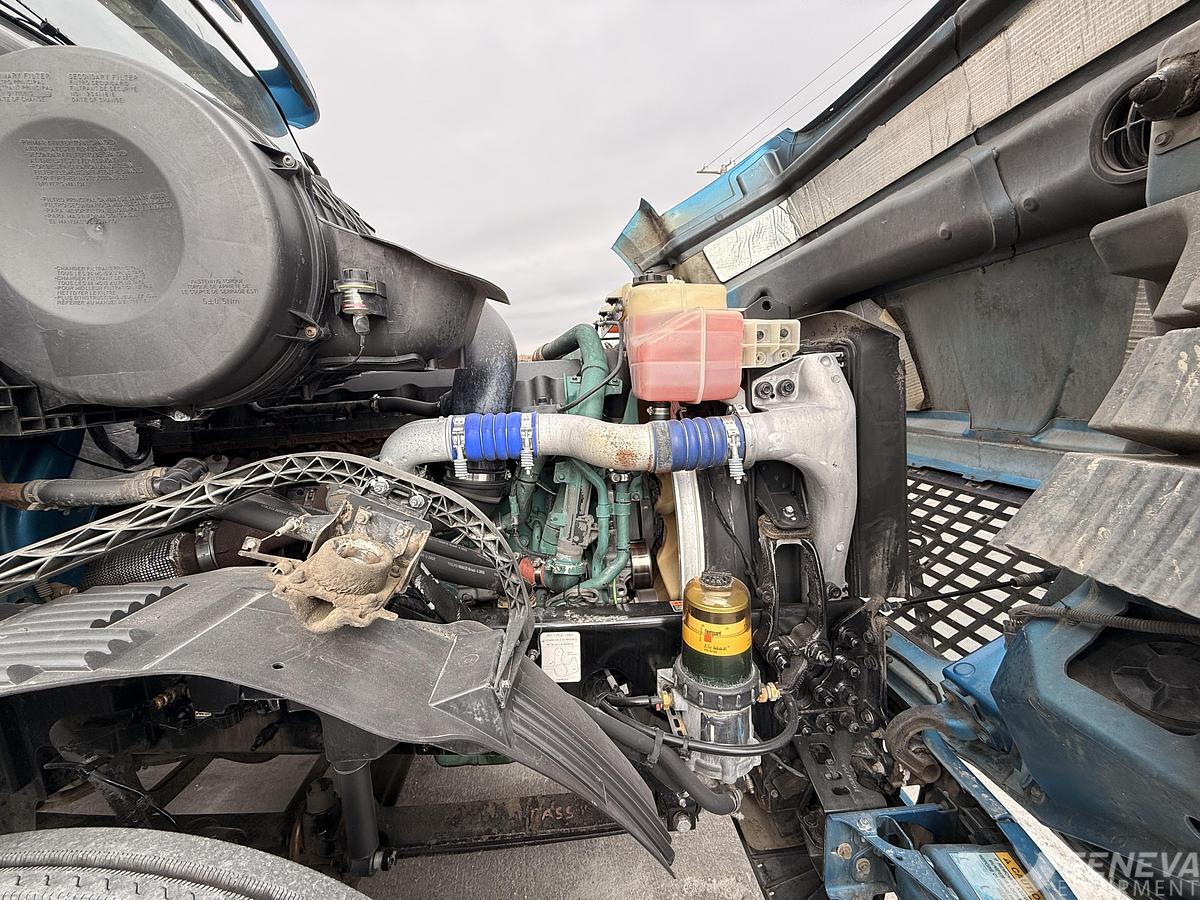 Used 2014 Volvo VNL300