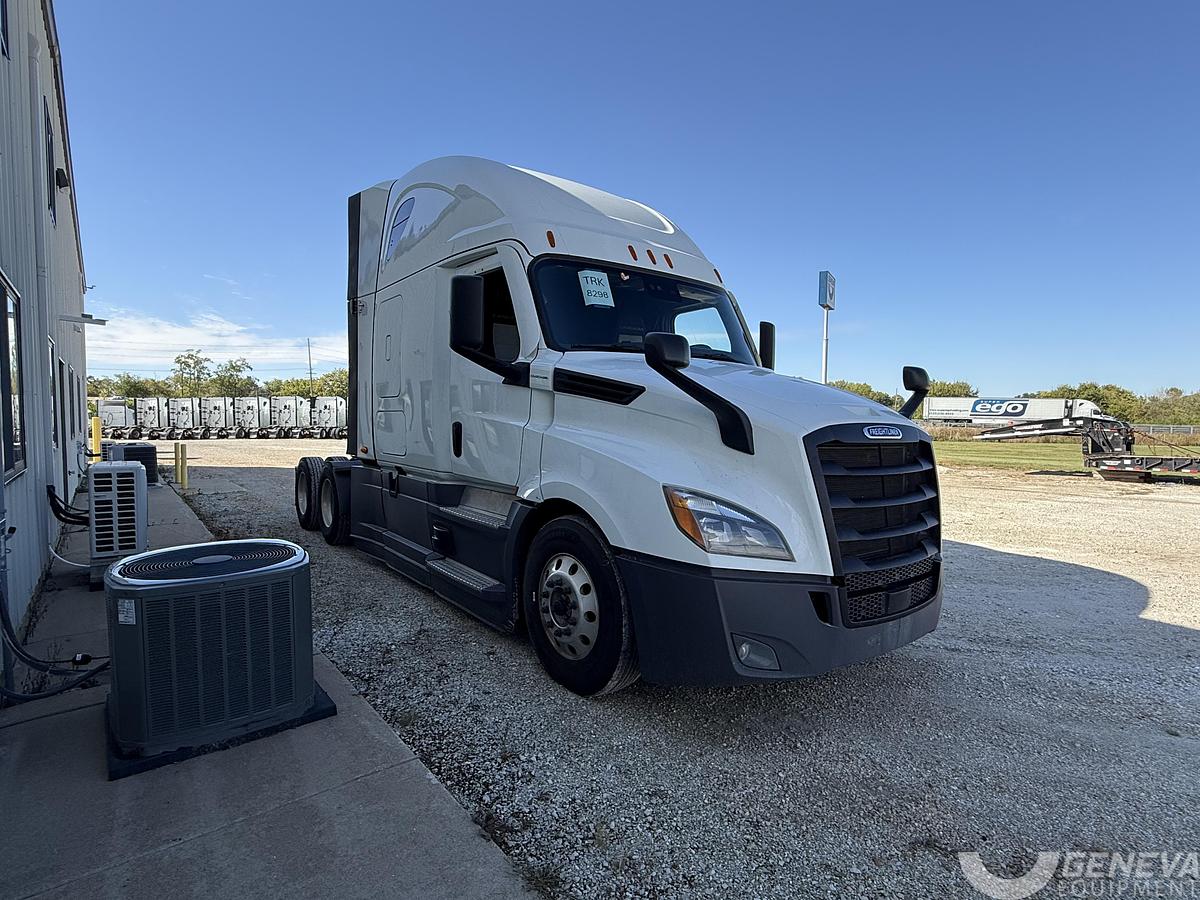 Used 2021 Freightliner Cascadia 126