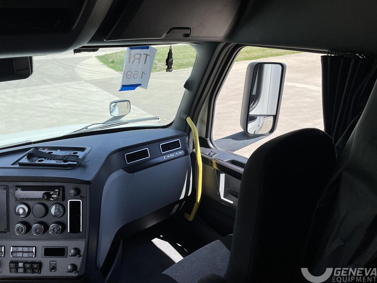 Used 2022 Freightliner Cascadia 126