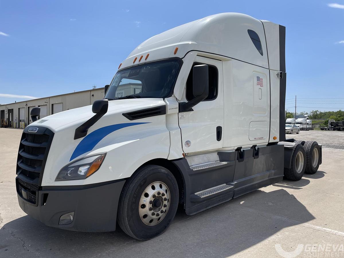 Used 2022 Freightliner Cascadia 126