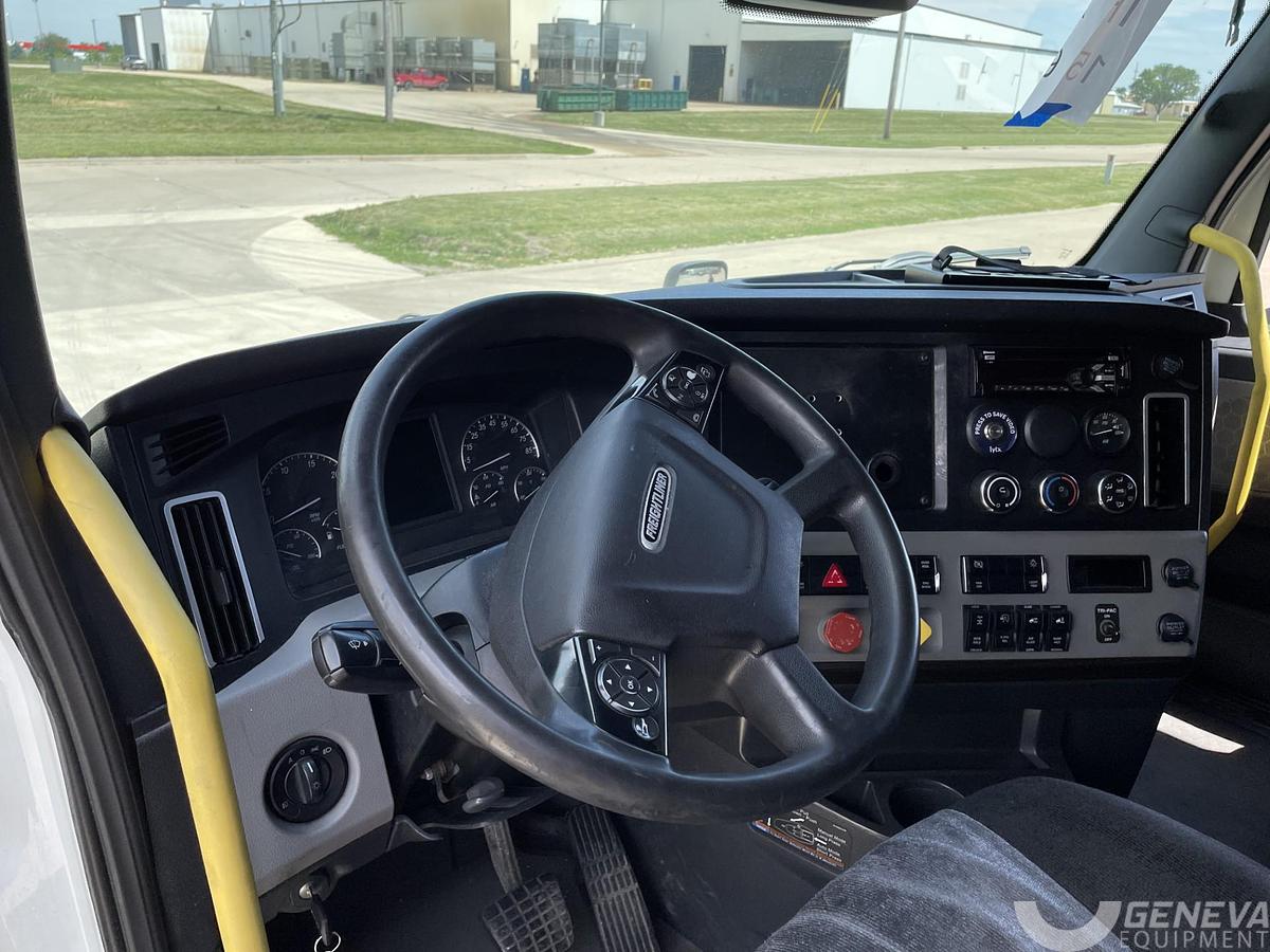 Used 2022 Freightliner Cascadia 126