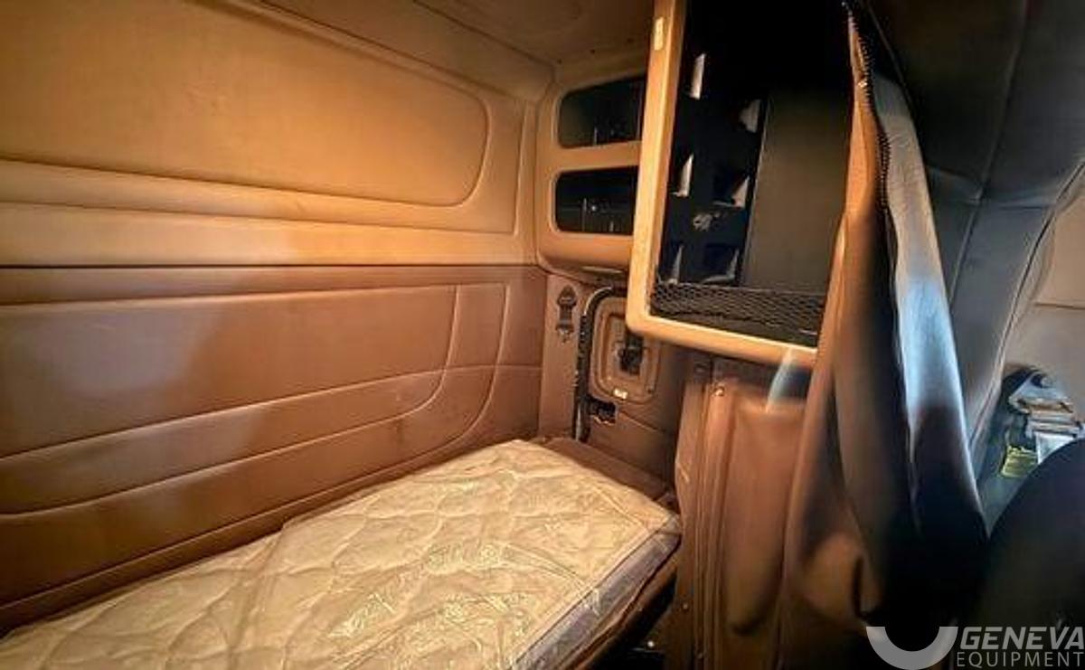 Used 2015 Peterbilt 384