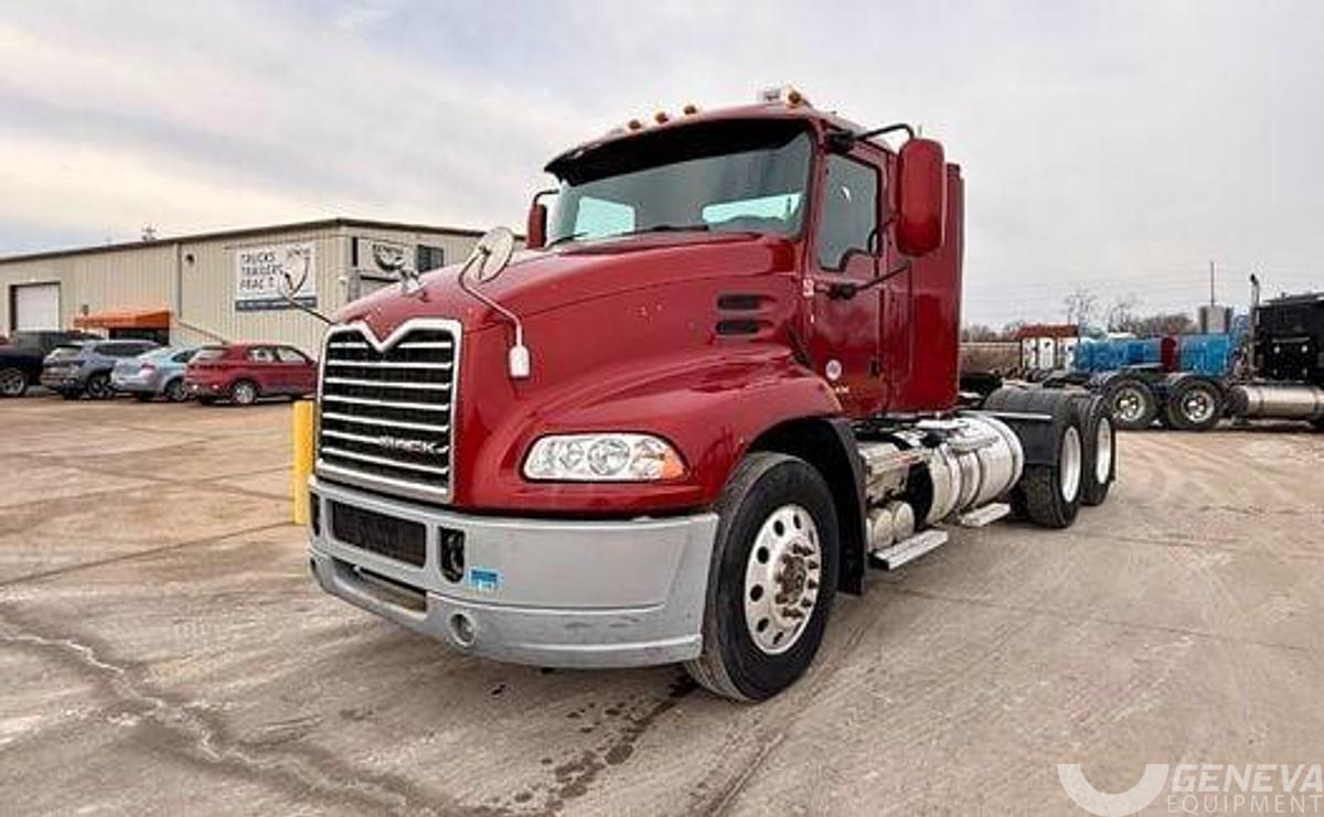 Used 2016 Mack Pinnacle CXU613 (TK8494)