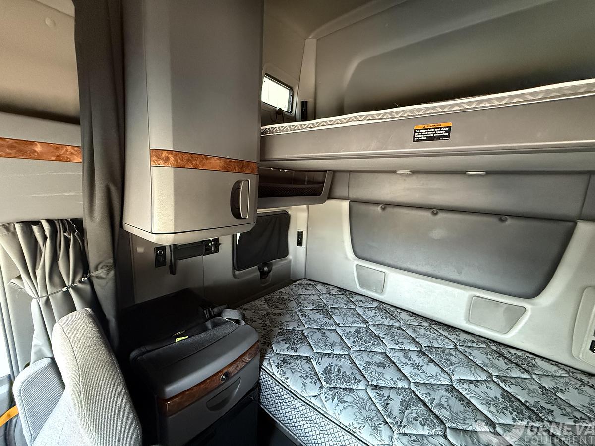 Used 2021 International LT625