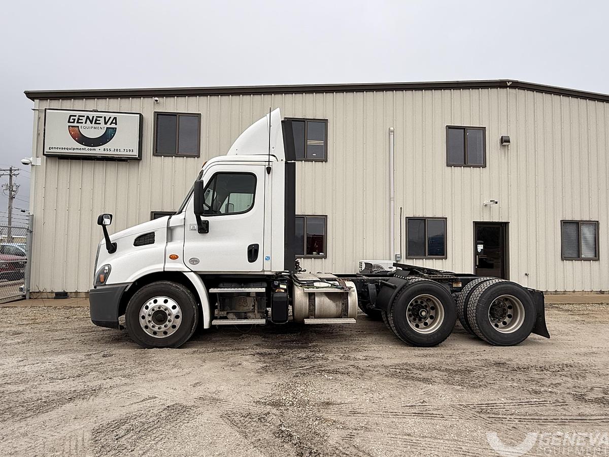 Used 2018 Freightliner Cascadia 113