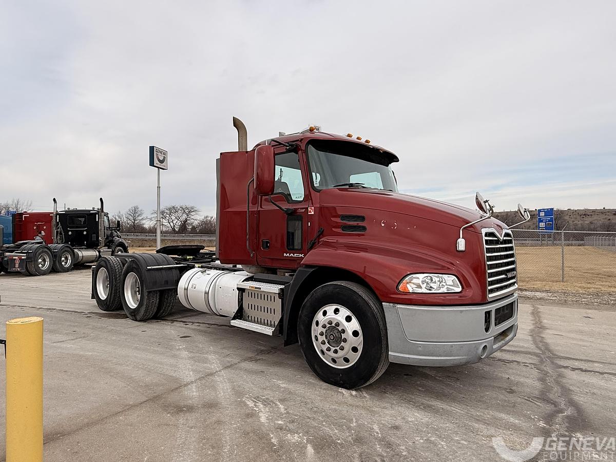 Used 2016 Mack Pinnacle CXU613