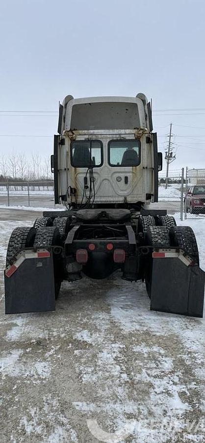 Used 2018 Freightliner Cascadia 113