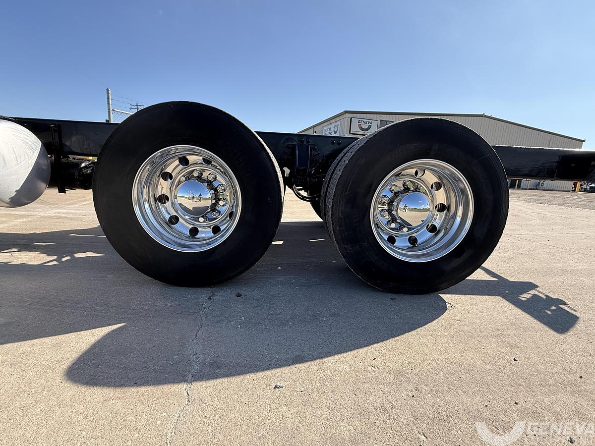 Used 2015 Peterbilt 348