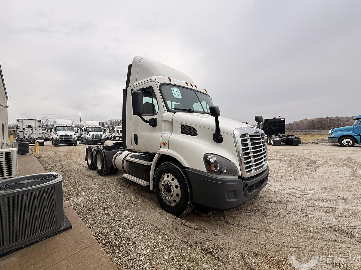 Used 2018 Freightliner Cascadia 113