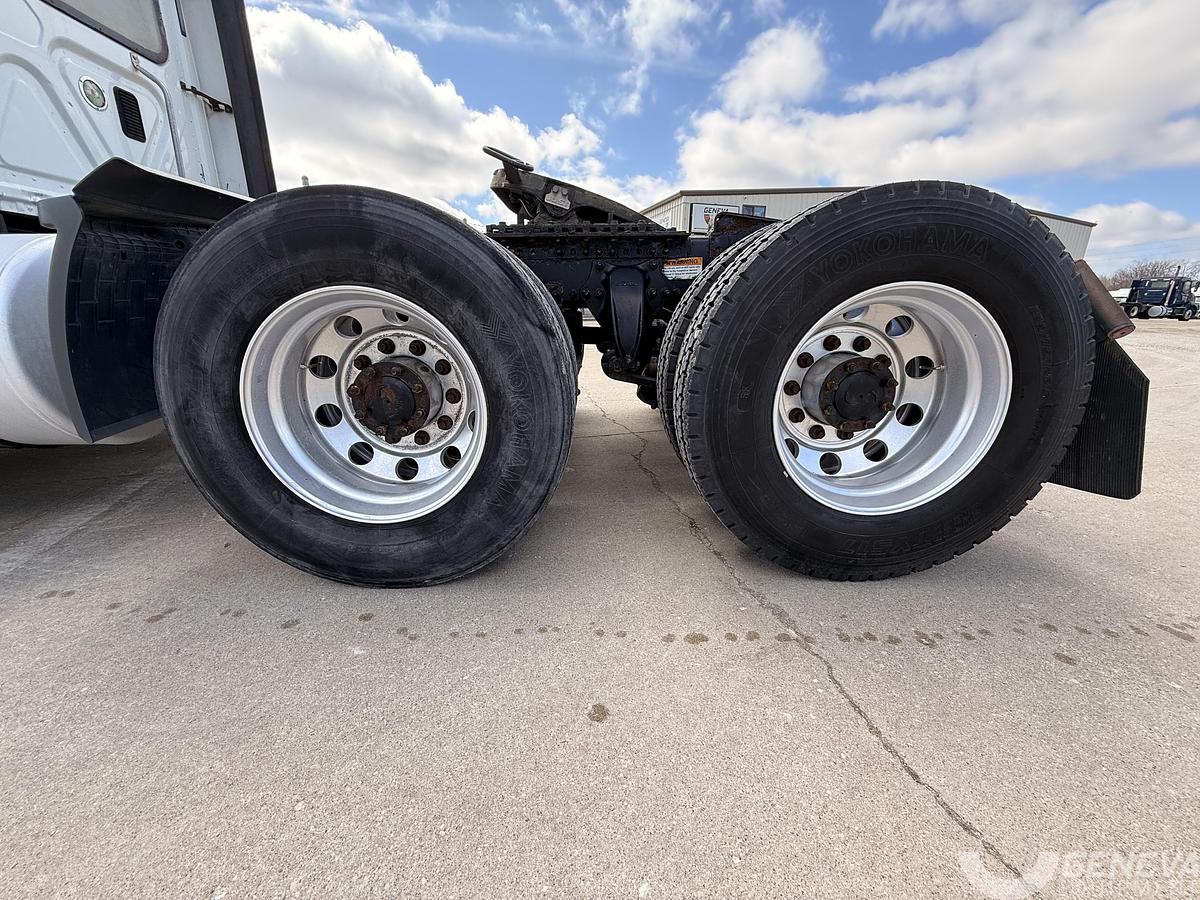 Used 2015 Freightliner Cascadia