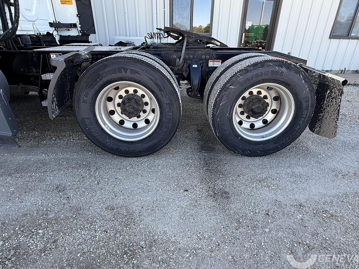 Used 2021 Freightliner Cascadia 126