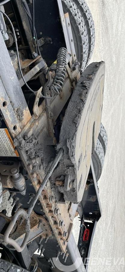 Used 2017 Volvo VNM200