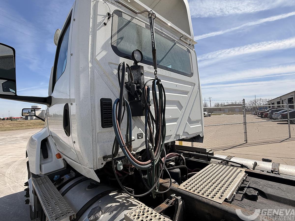 Used 2019 International LT625