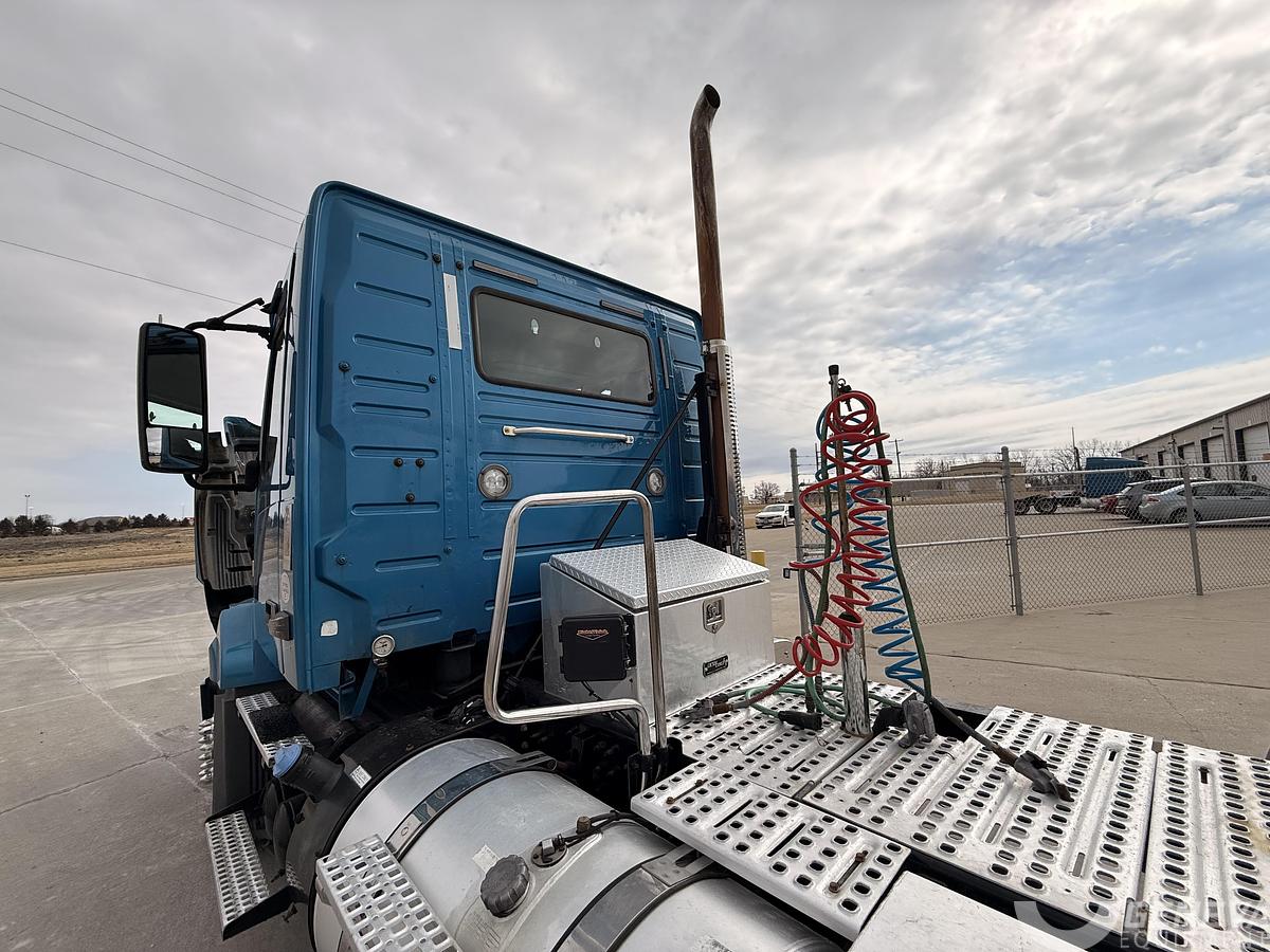 Used 2014 Volvo VNL300