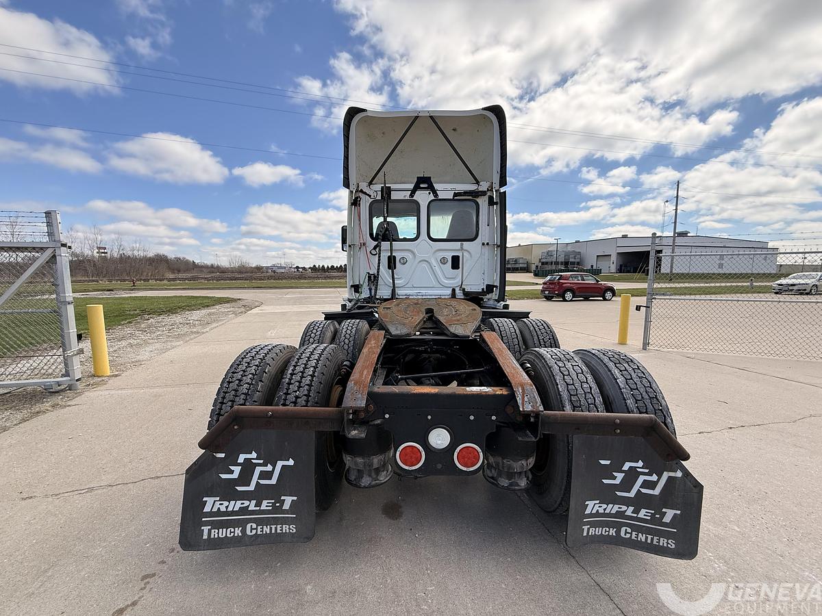 Used 2015 Freightliner Cascadia