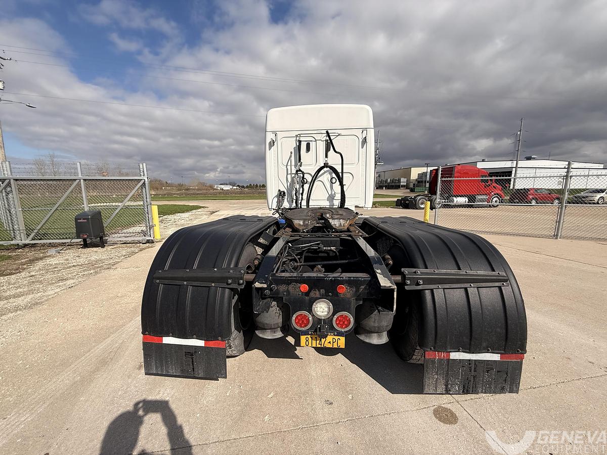 Used 2020 Freightliner Cascadia 113