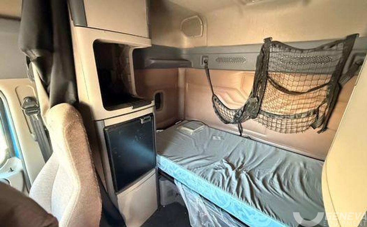 Used 2016 Freightliner CA 125