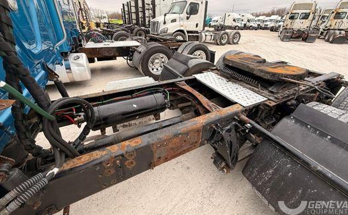 Used 2016 Freightliner CA 125