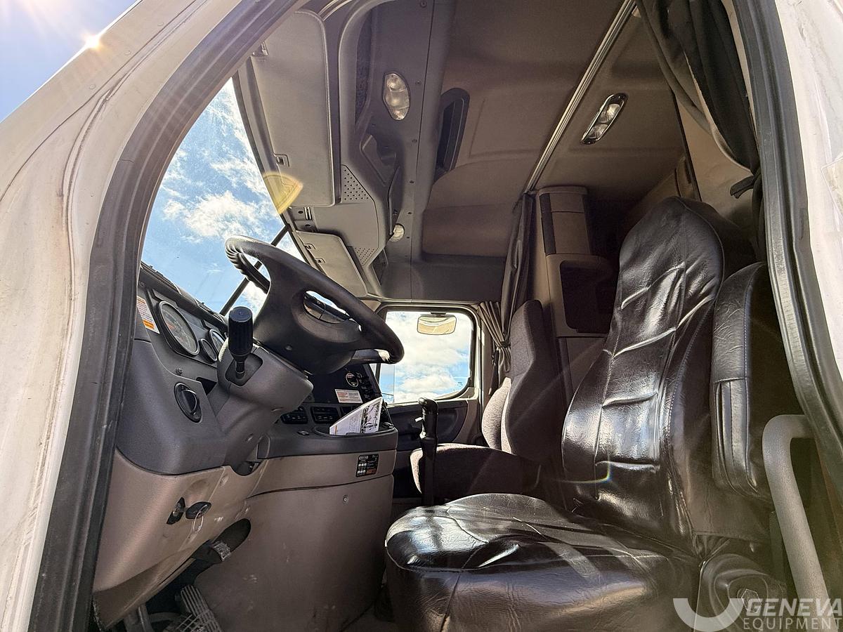 Used 2014 Freightliner CA 125