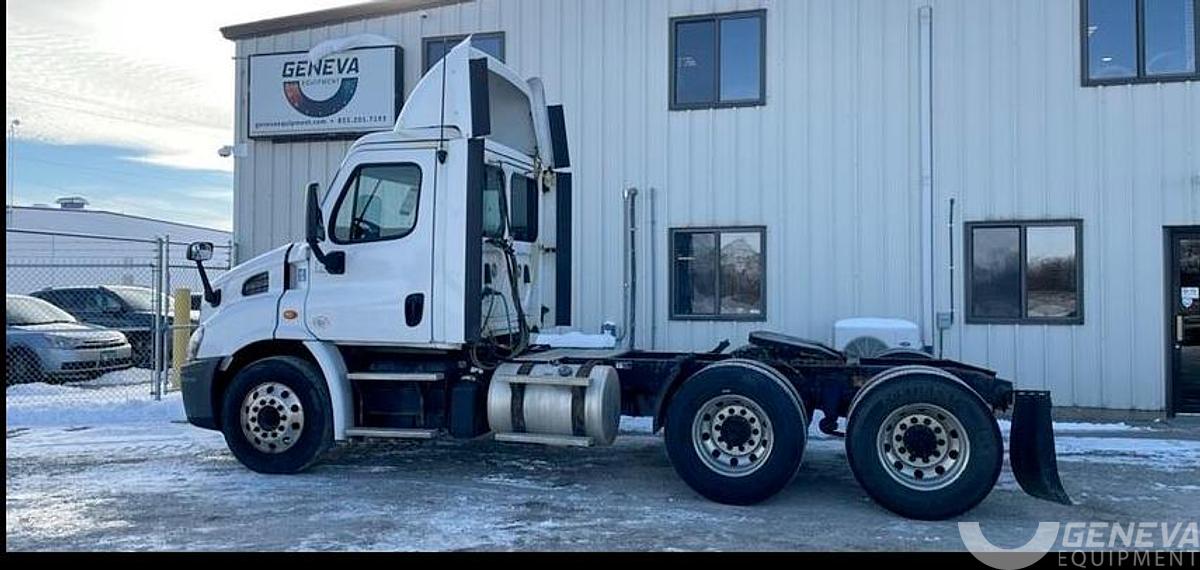 Used 2018 Freightliner Cascadia 113