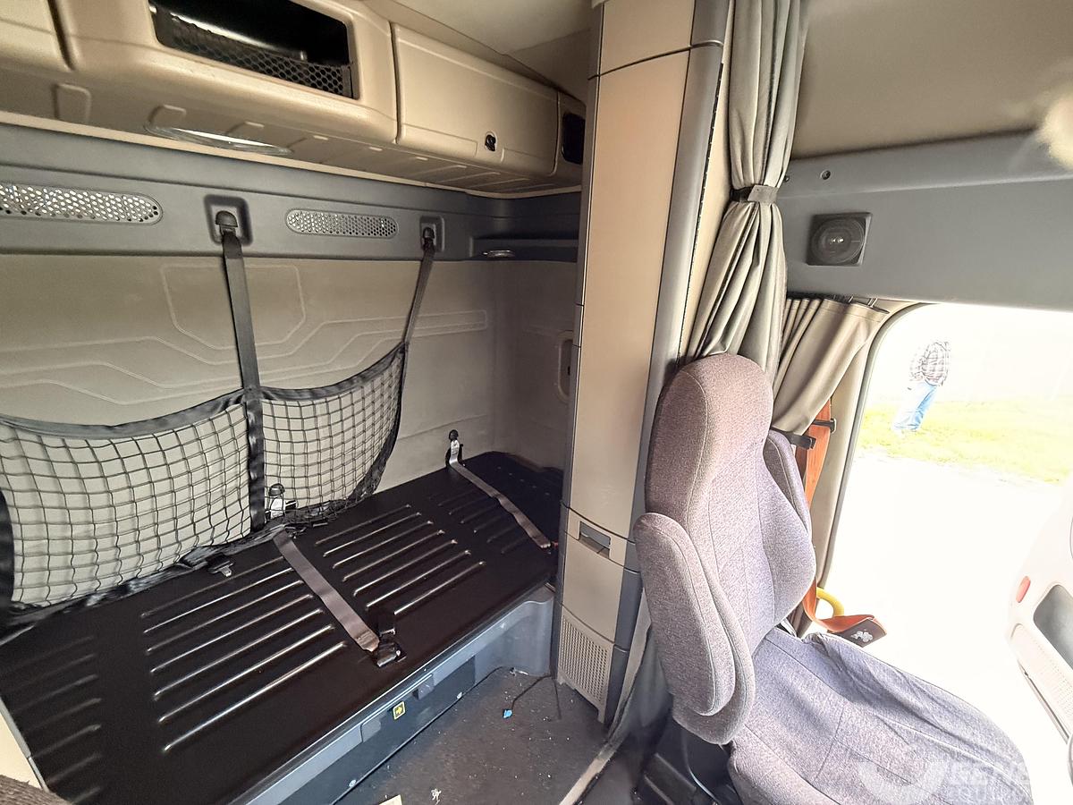 Used 2020 Freightliner Cascadia 113