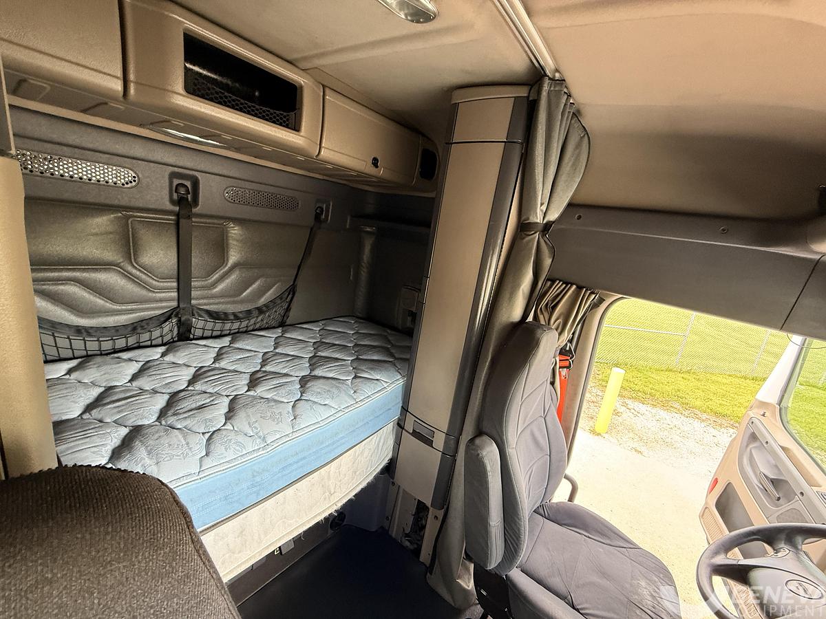 Used 2014 Freightliner Cascadia 125