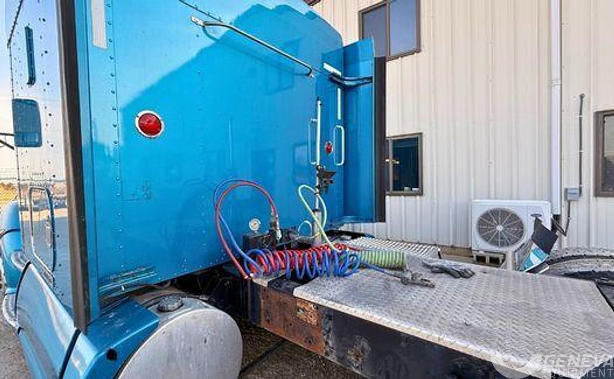 Used 2011 Kenworth T660