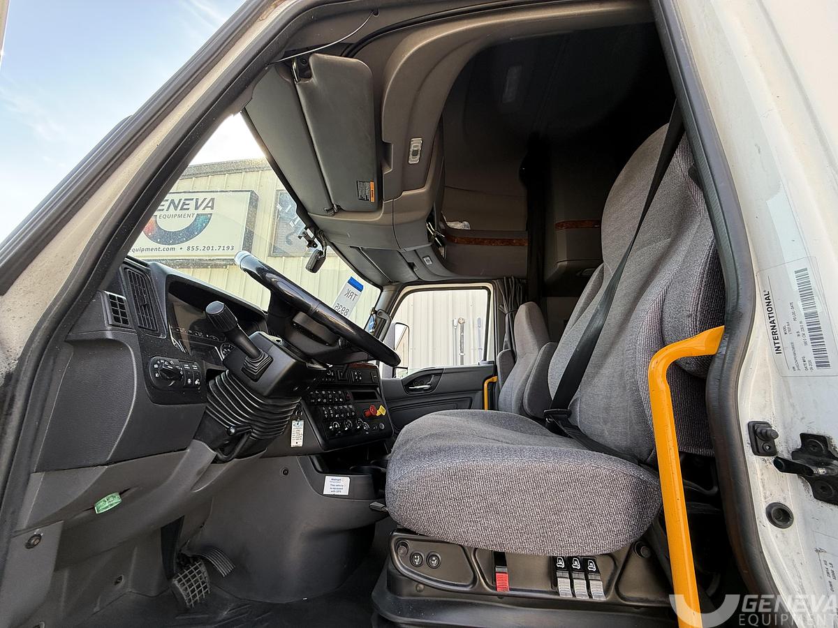 Used 2021 International LT625