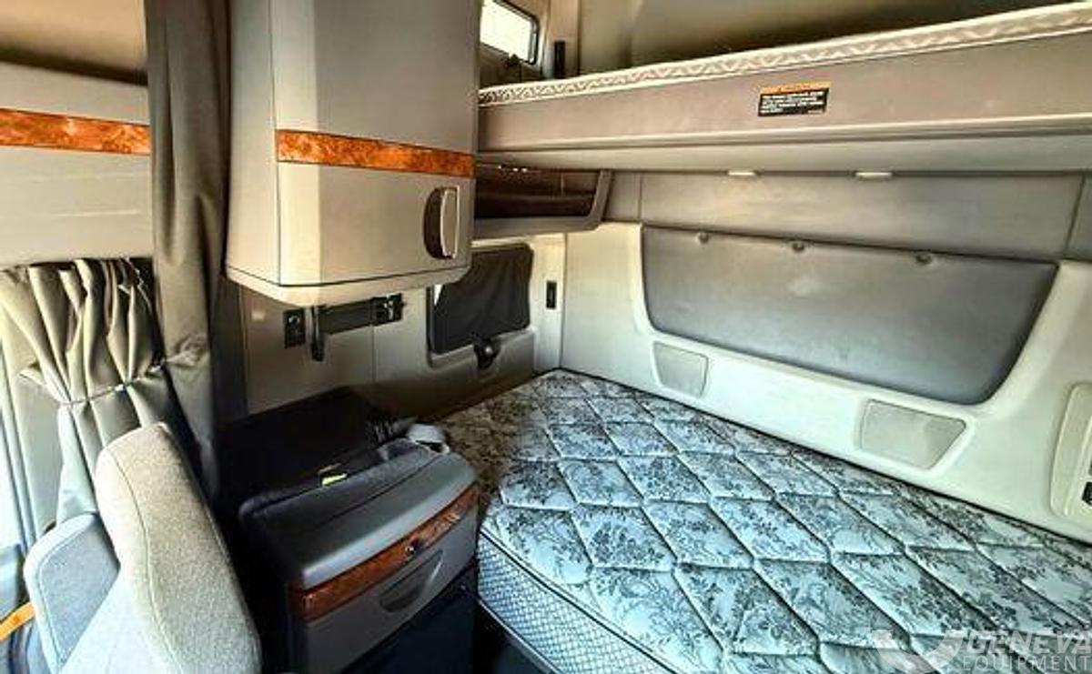 Used 2021 International LT625