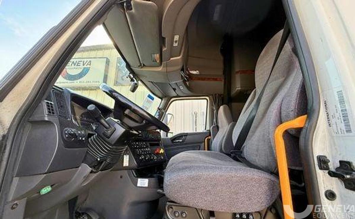 Used 2021 International LT625