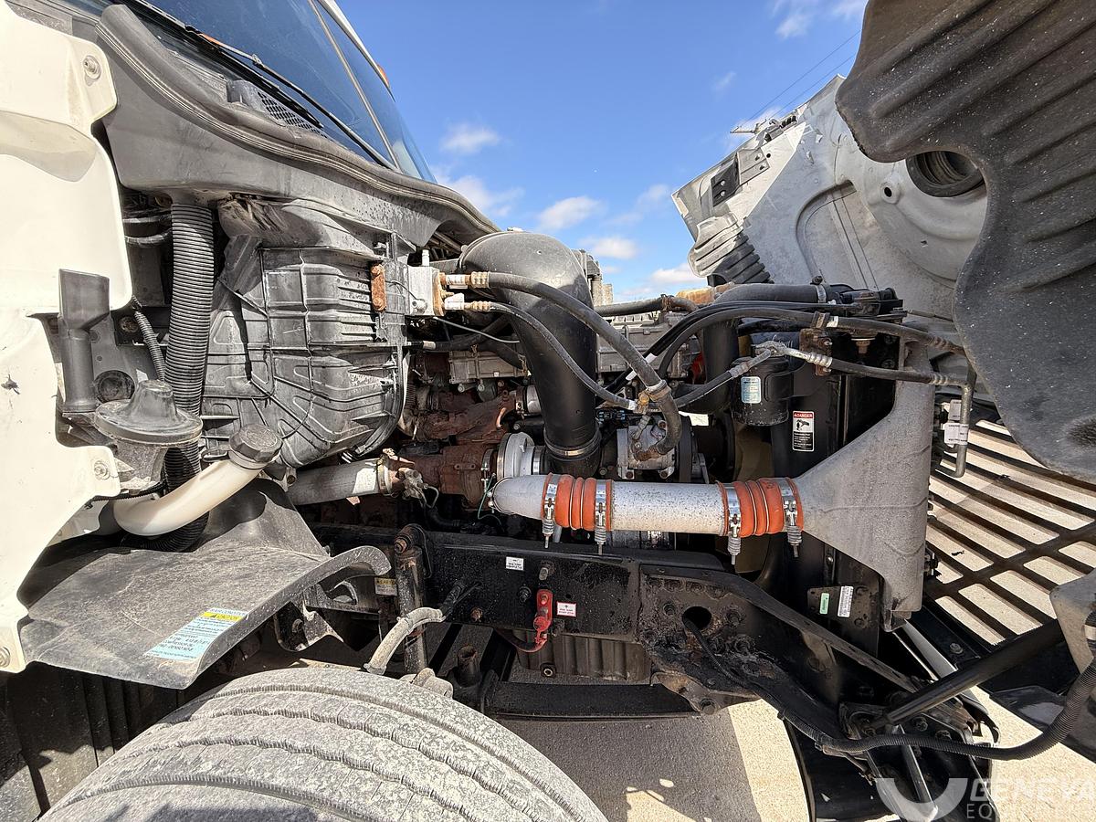 Used 2014 Freightliner CA 125