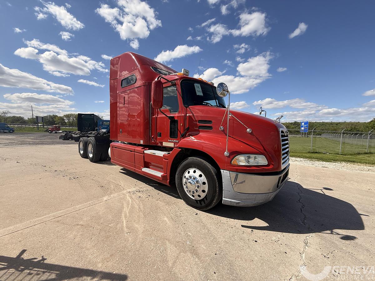Used 2015 Mack CXU613