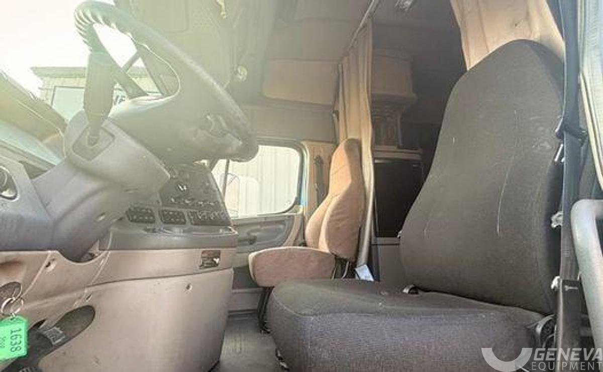 Used 2016 Freightliner CA 125 (TK7609)