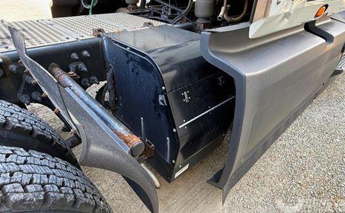 Used 2021 International LT625