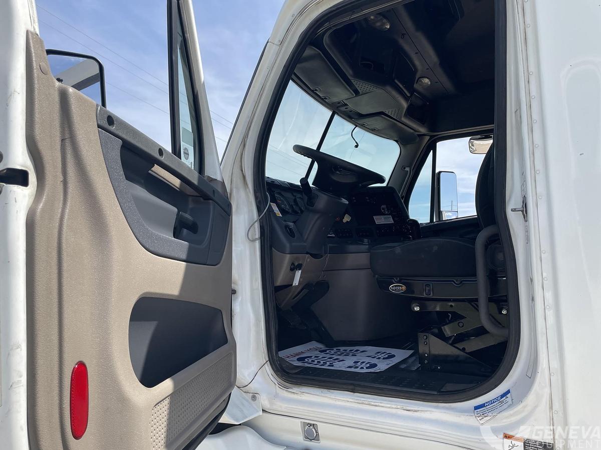 Used 2014 Freightliner Cascadia