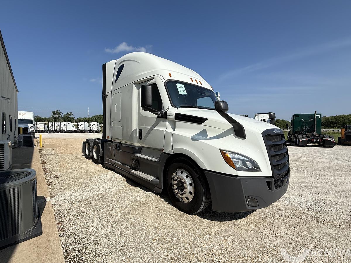 Used 2021 Freightliner Cascadia 126