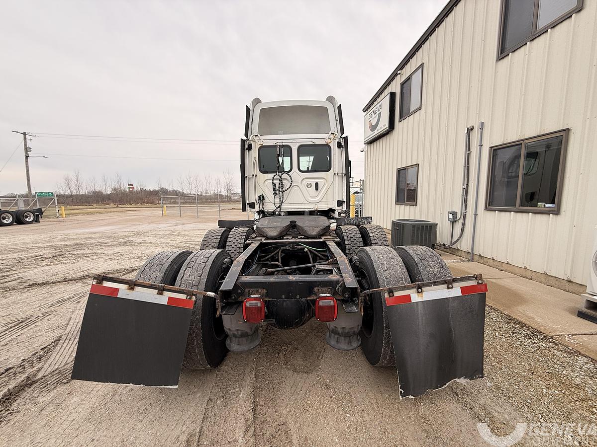 Used 2018 Freightliner Cascadia 113