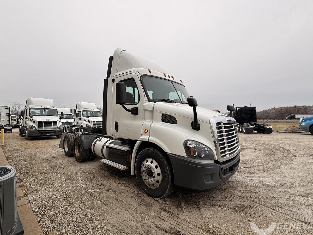 Used 2018 Freightliner Cascadia 113