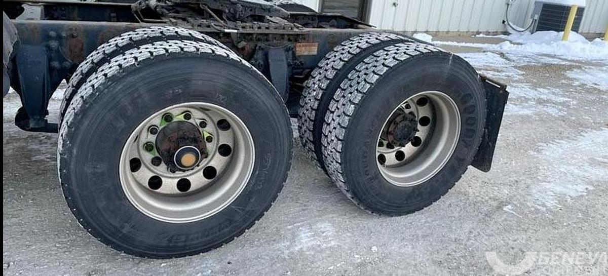 Used 2018 Freightliner Cascadia 113