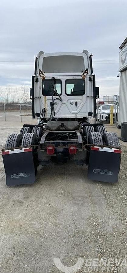 Used 2018 Freightliner Cascadia 113
