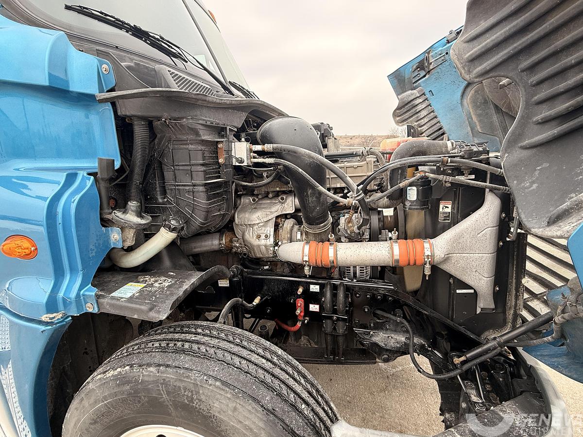 Used 2016 Freightliner CA 125
