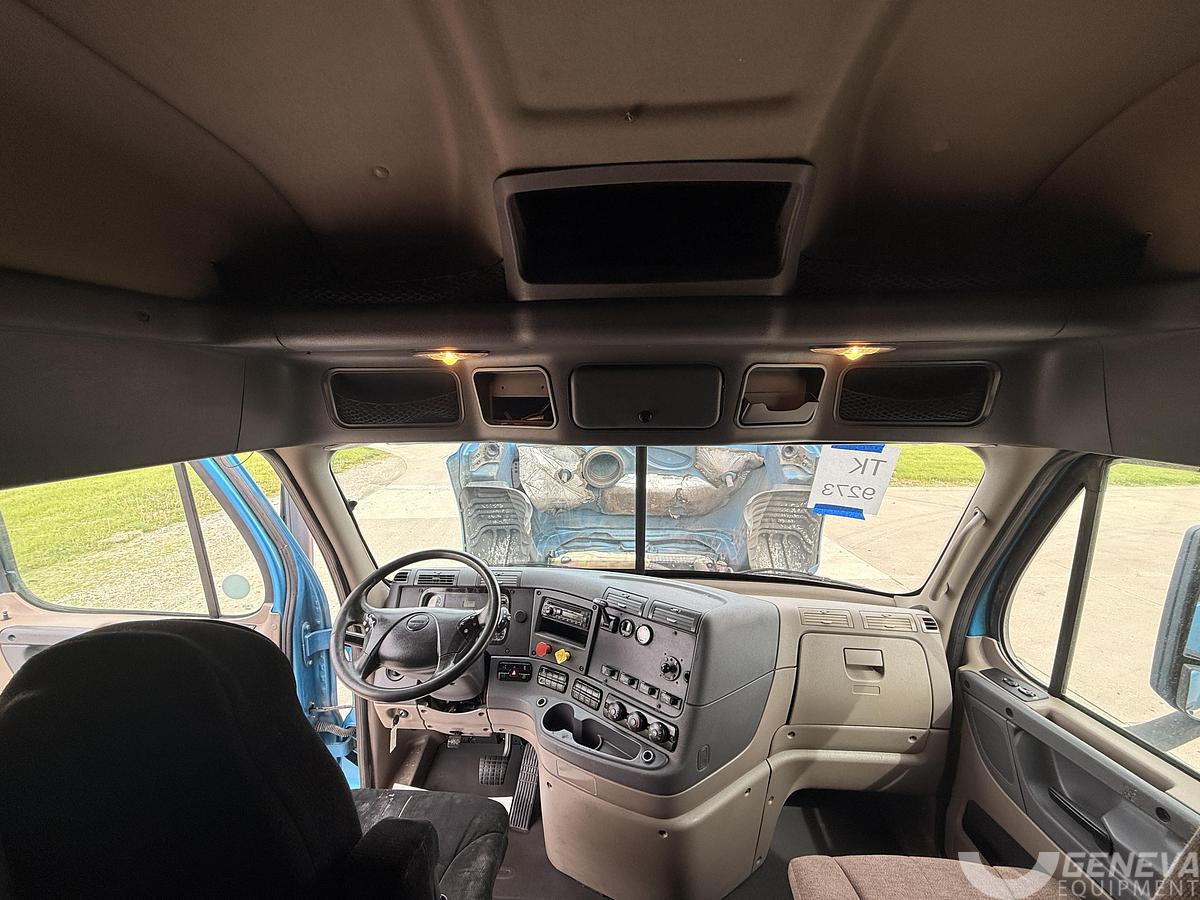 Used 2016 Freightliner CA 125
