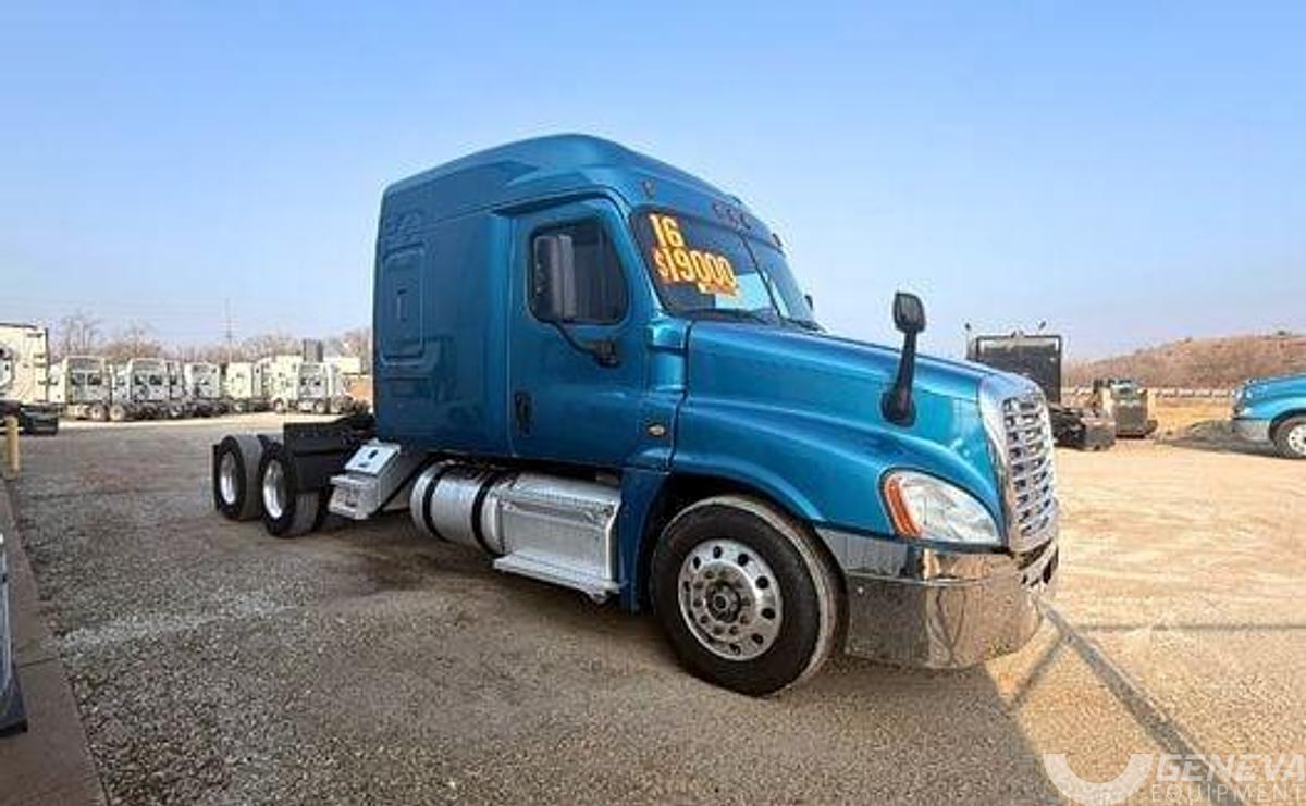Used 2016 Freightliner CA 125 (TK7609)