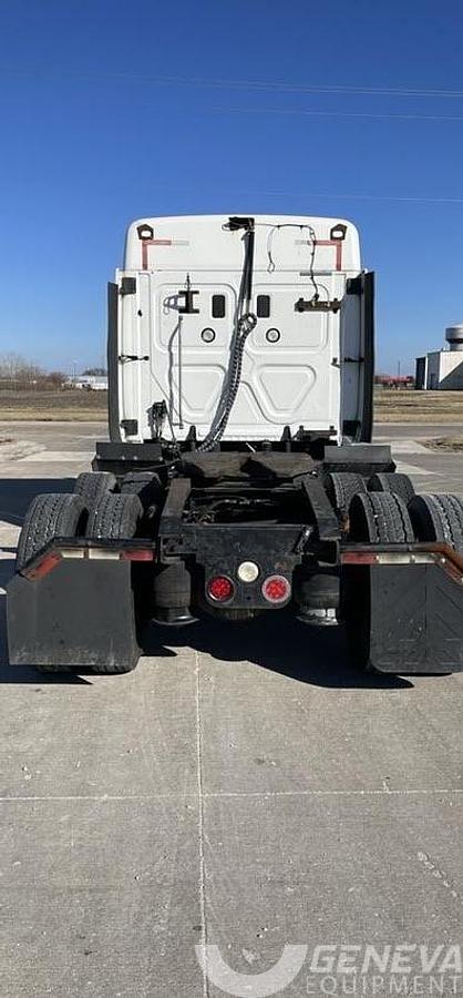 Used 2014 Freightliner Cascadia