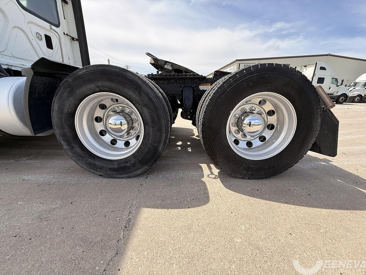Used 2015 Freightliner Cascadia 125