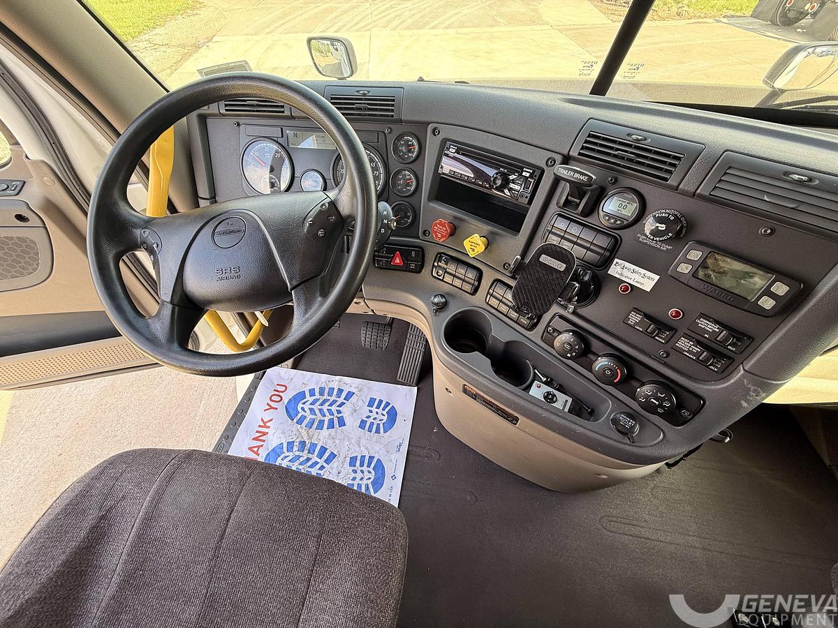 Used 2020 Freightliner Cascadia 113