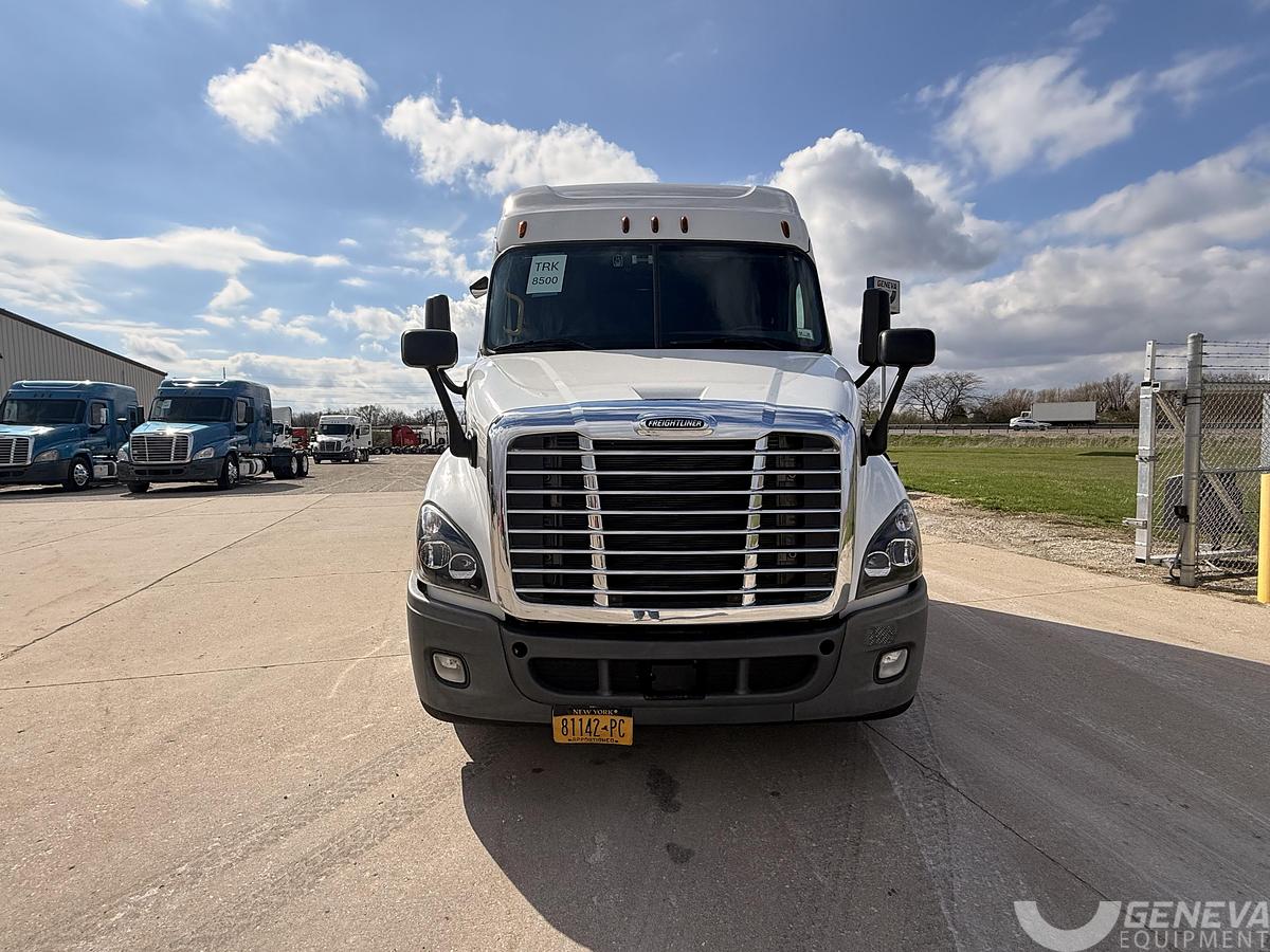 Used 2020 Freightliner Cascadia 113
