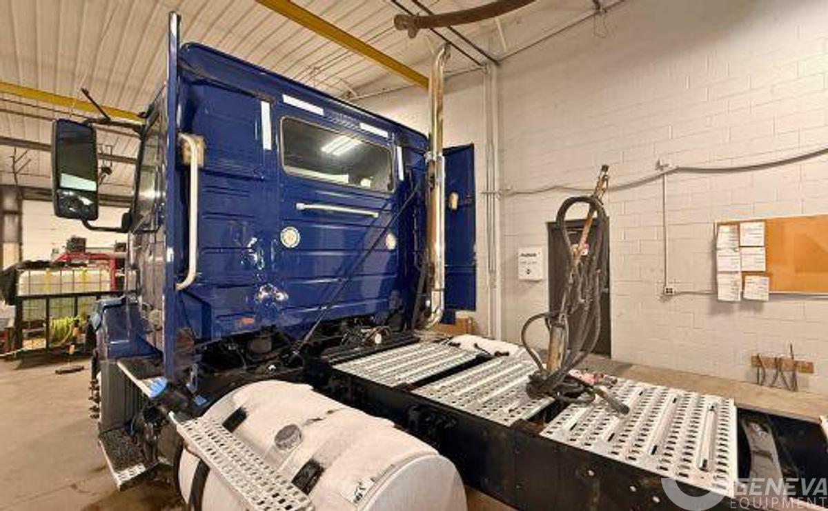 Used 2013 Volvo VNL64T300