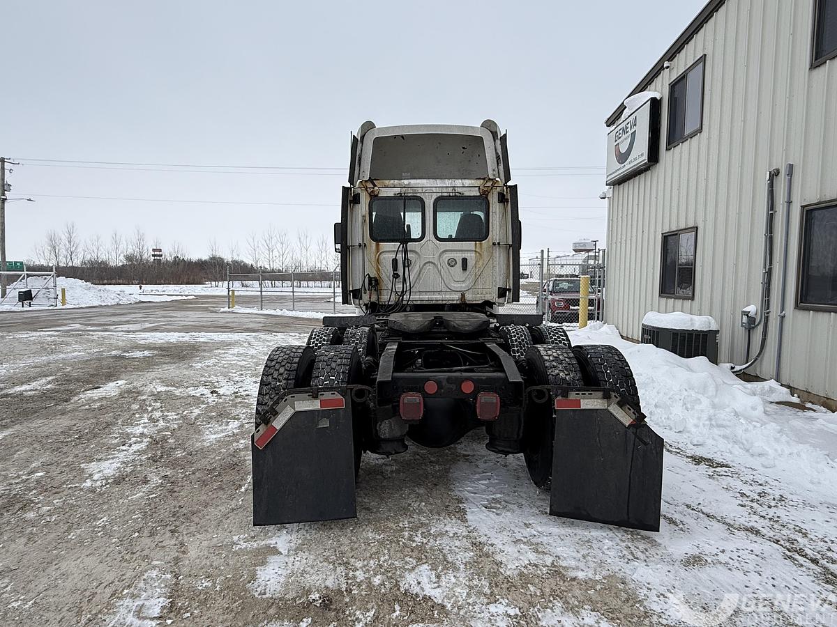 Used 2018 Freightliner Cascadia 113