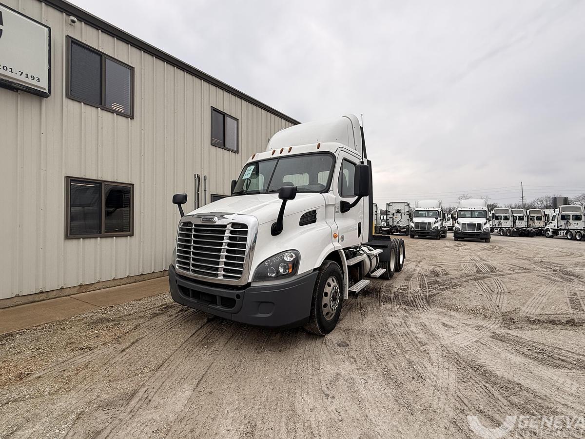 Used 2018 Freightliner Cascadia 113